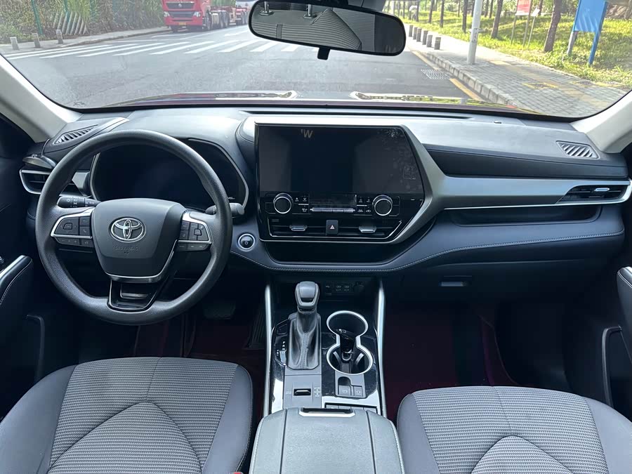 Toyota Highlander 2024 #10 Toyota Highlander 2024 car image #10