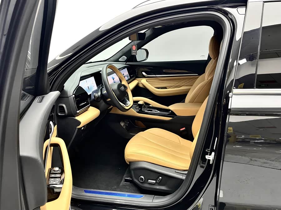 GEELY 2025 car image #10