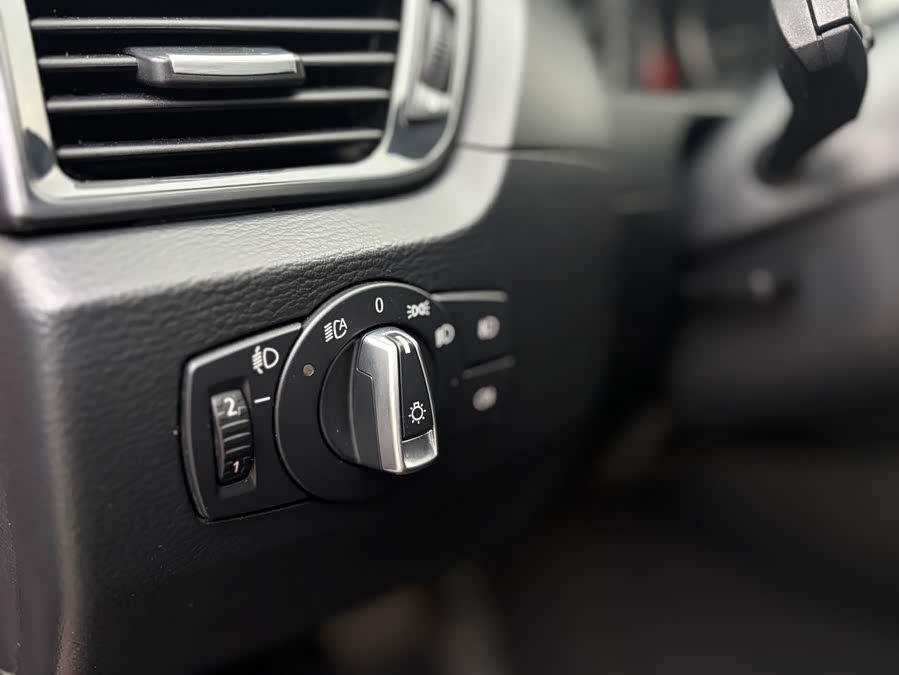 BMW X1 2015 car image #10