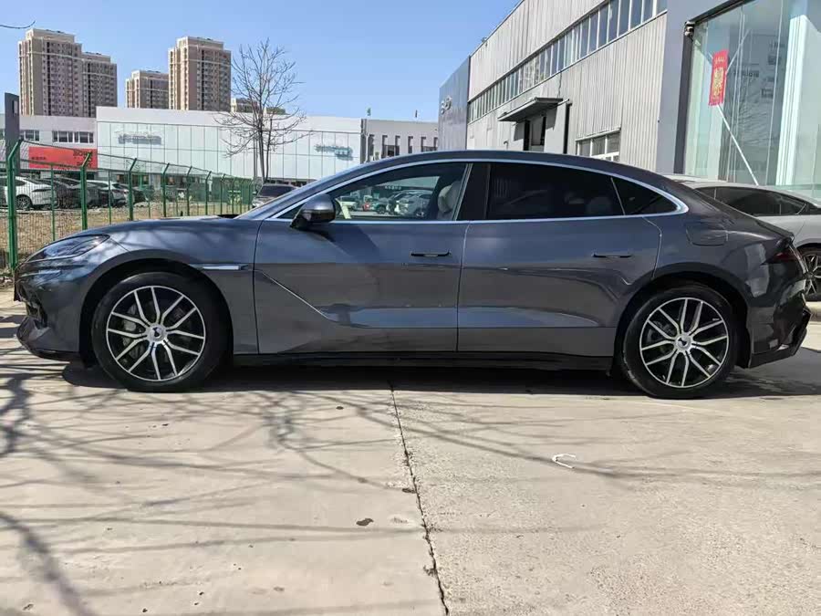 Denza Z9 2024 imagem de carro #10