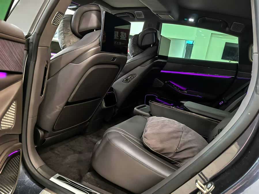 Denza Z9 2024 car image #10