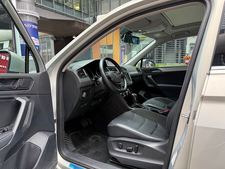 Volkswagen Tiguan L 2019 car image #10