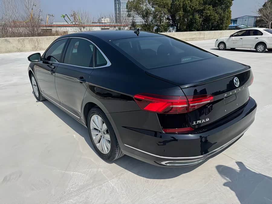 Volkswagen Passat 2020 car image #10