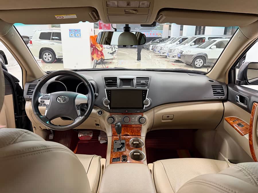 Toyota Highlander 2011 image de voiture #10