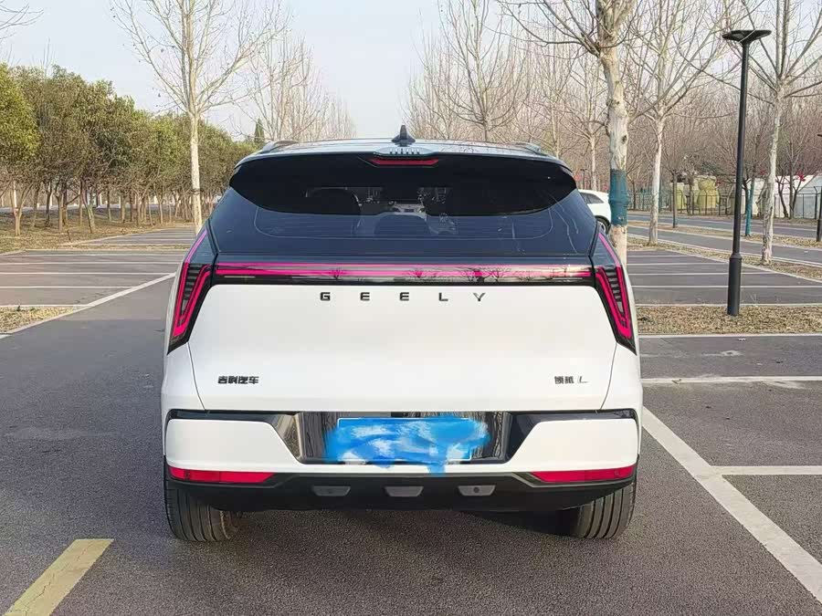 GEELY Boyue L 2025 car image #10