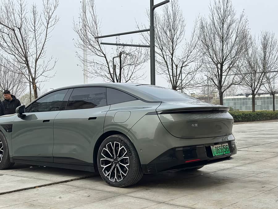 极氪 极氪007 2024 汽车图片 #10