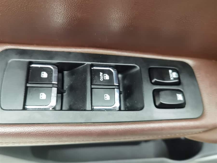 JAC 2015 imagem de carro #10