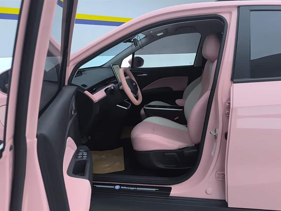 哪吒汽车 哪吒V 2022 汽车图片 #10