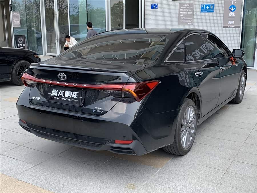 Toyota Avalon 2025 car image #10
