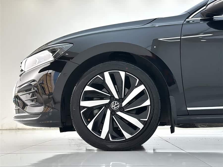 Volkswagen Passat 2023 صورة سيارة #10