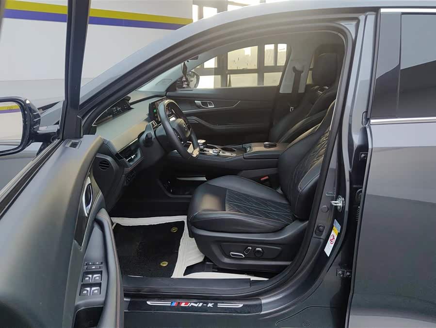 Changan UNI-K iDD 2022 car image #10