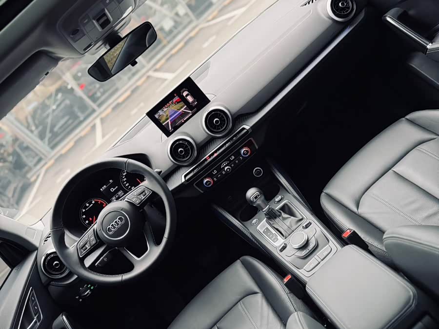 Audi Q2L 2024 imagem de carro #10