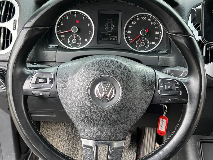 Volkswagen Tiguan 2016 car image #10