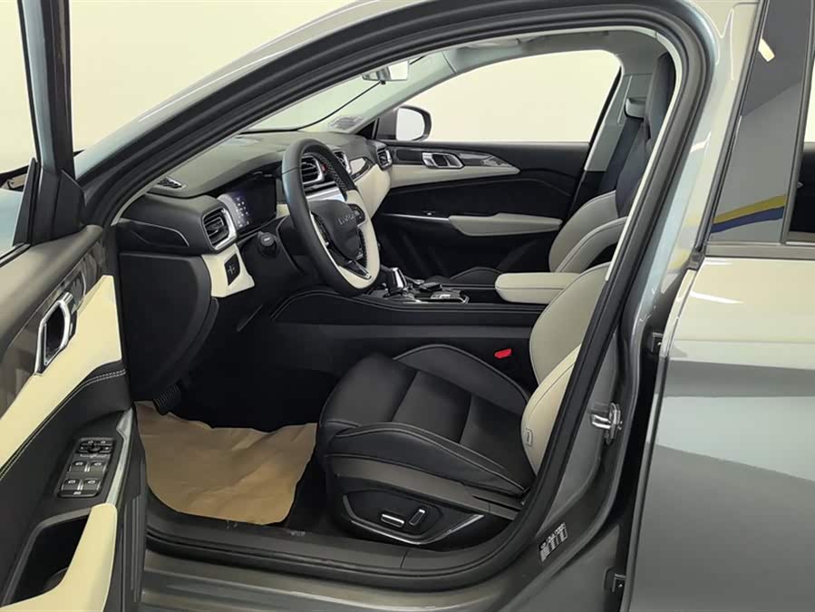Lynk & Co 02 2021 car image #10