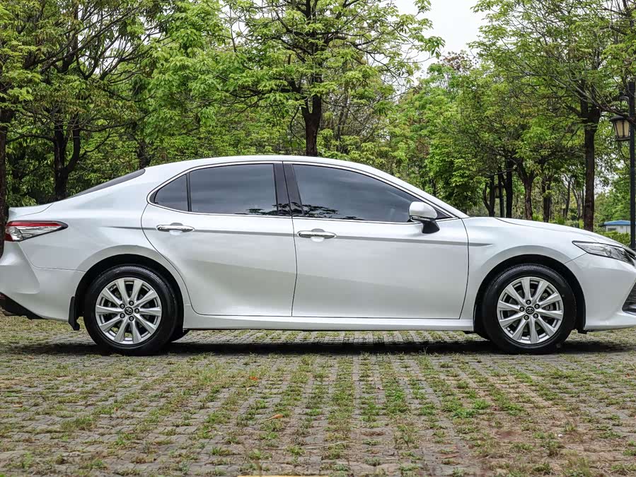 Toyota Camry 2020 car image #10