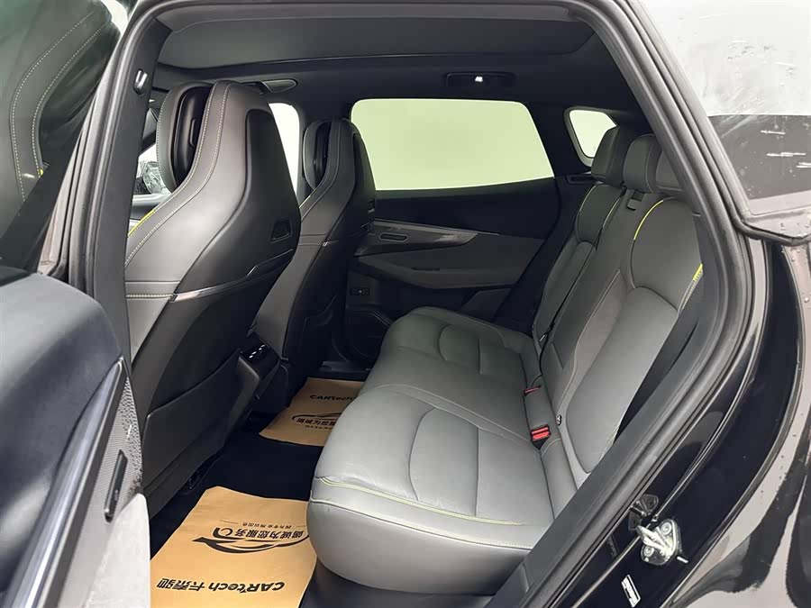 Lynk & Co 08 EM-P 2024 car image #10