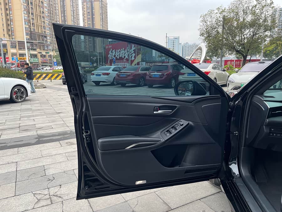 Toyota Avalon 2023 car image #10