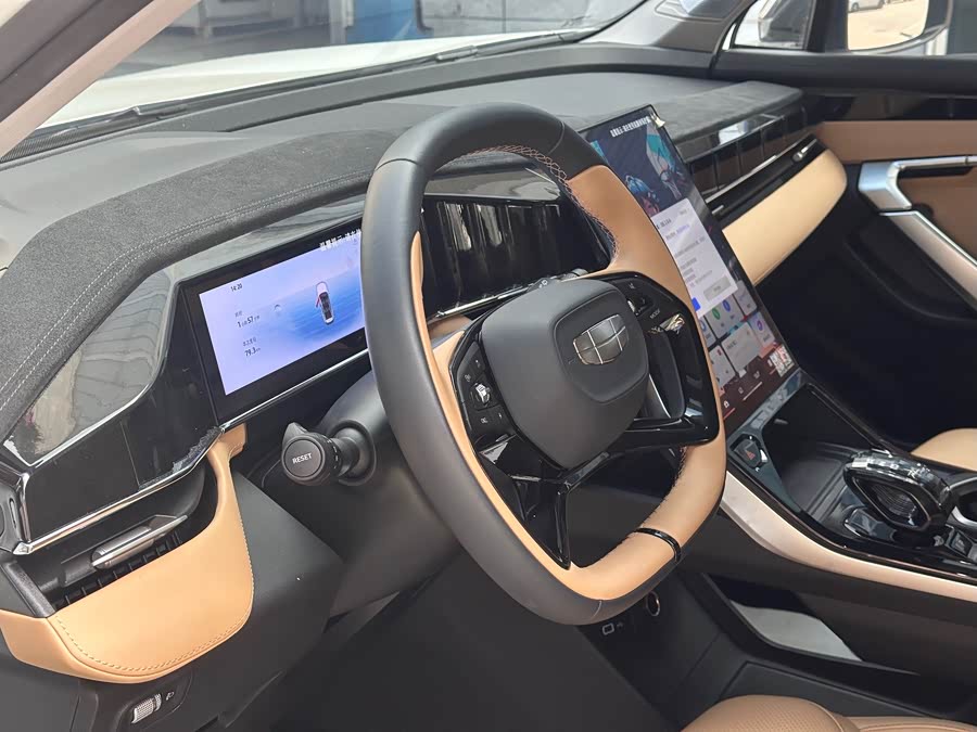 GEELY Boyue L 2023 car image #10