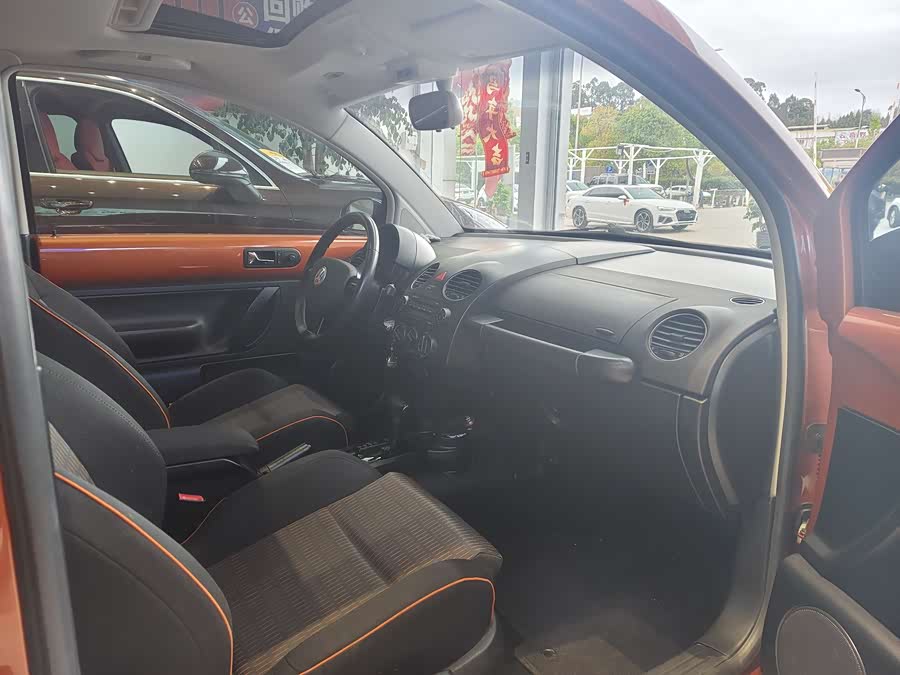 Volkswagen Beetle 2011 изображение автомобиля #10