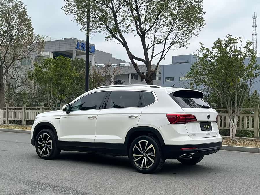 Volkswagen Tiguan L 2018 #10 Volkswagen Tiguan L 2018 car image #10