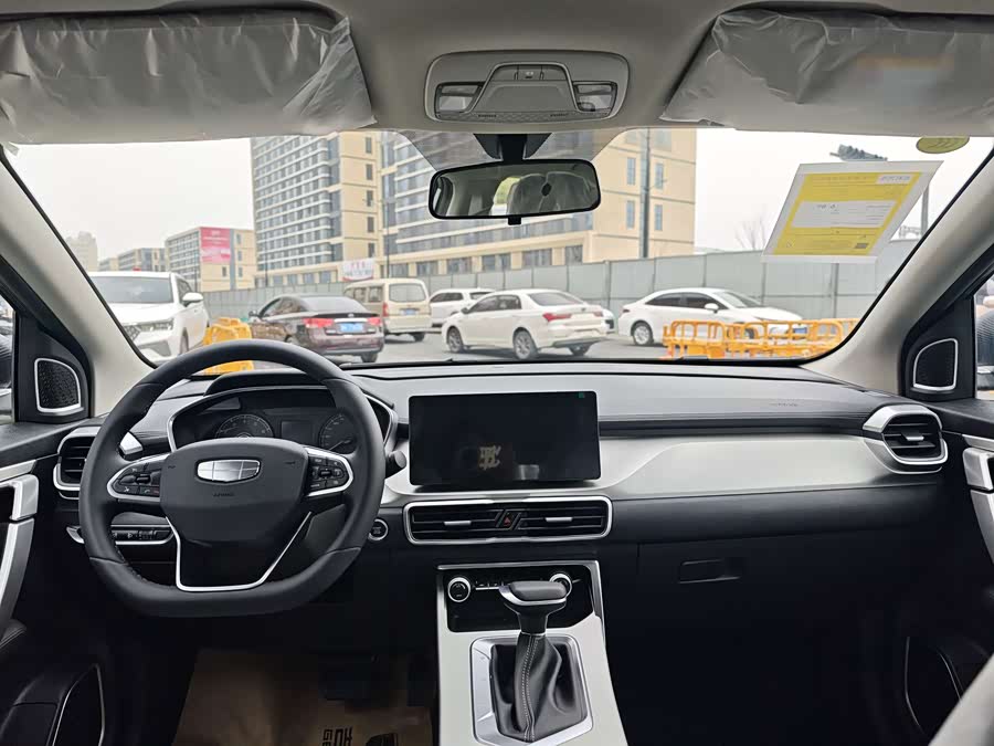 GEELY Coolray 2026 car image #10