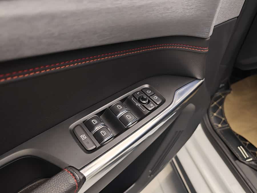 Lynk & Co 02 2019 #10 Lynk & Co 02 2019 car image #10