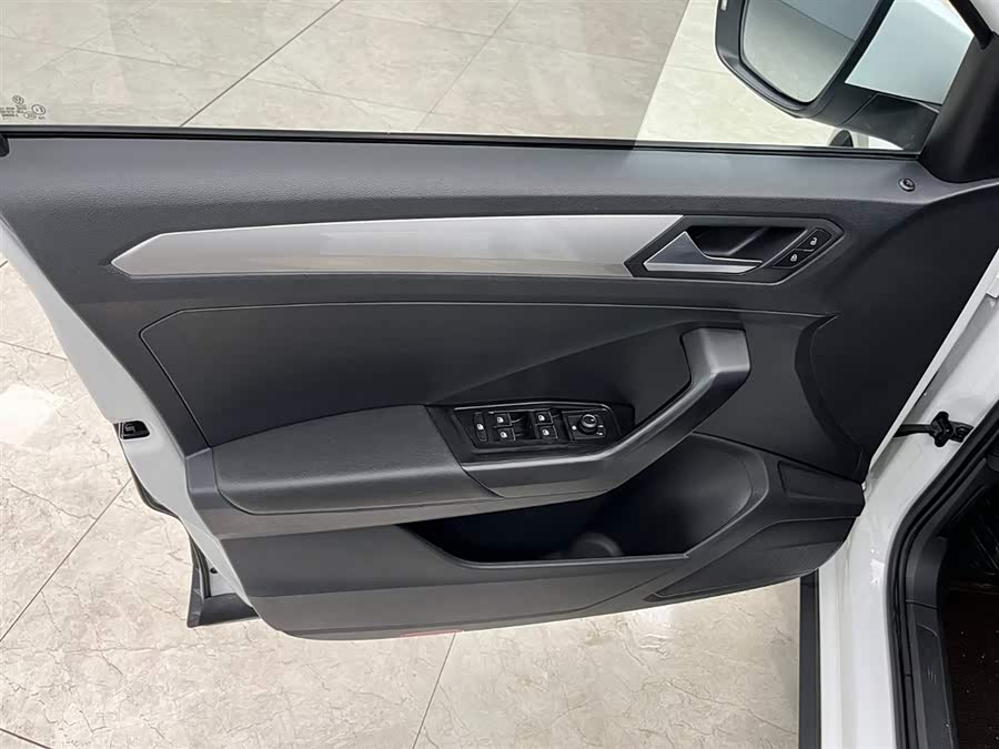 Volkswagen T-Roc 2022 #10 Volkswagen T-Roc 2022 car image #10