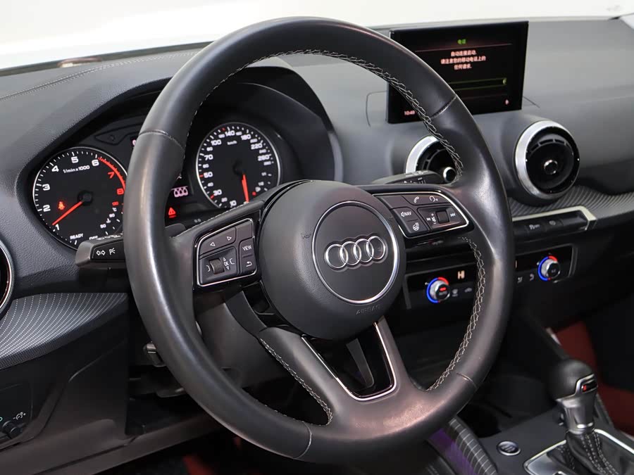 Audi Q2L 2022 car image #10