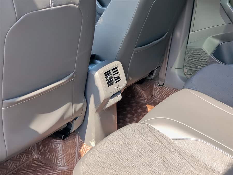 Volkswagen T-Cross 2021 car image #10
