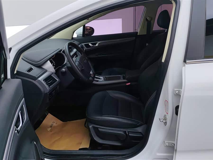 GEELY Emgrand GS 2018 car image #10