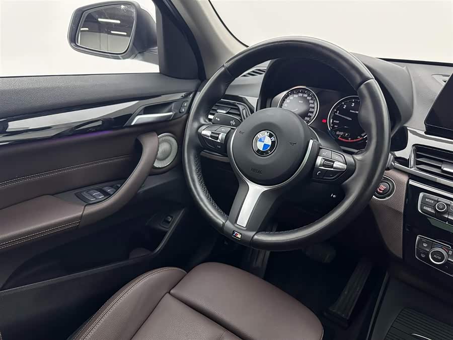 BMW X1 2022 car image #10