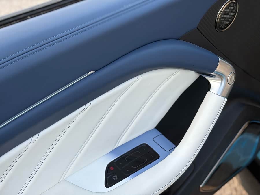 哪吒汽车 哪吒GT 2023 汽车图片 #10