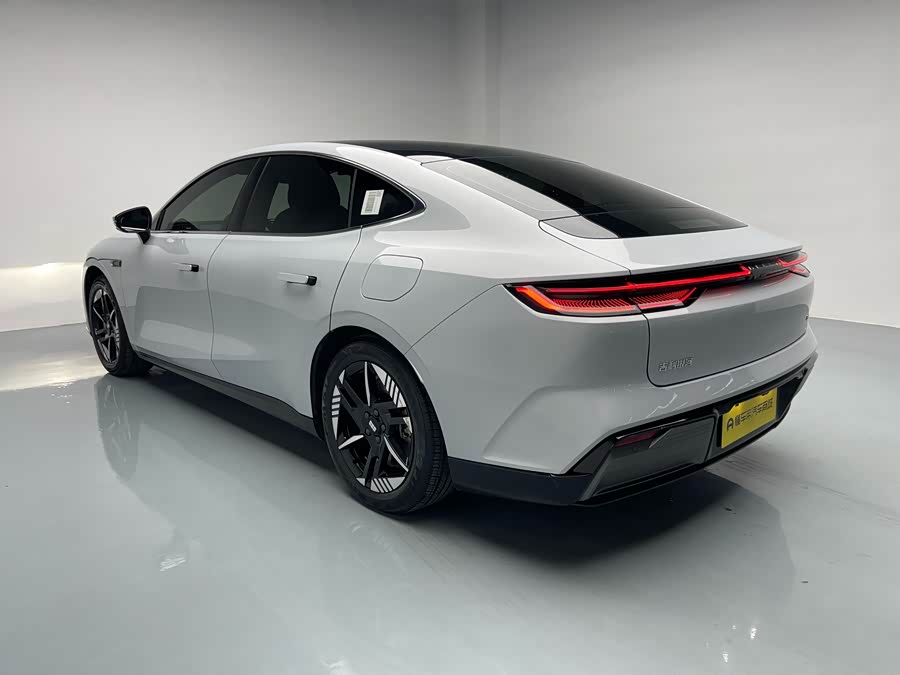GEELY 2024 car image #10