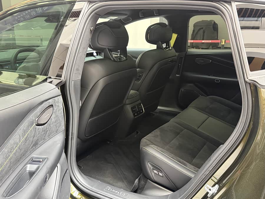 Lynk & Co 10 EM-P 2025 car image #10