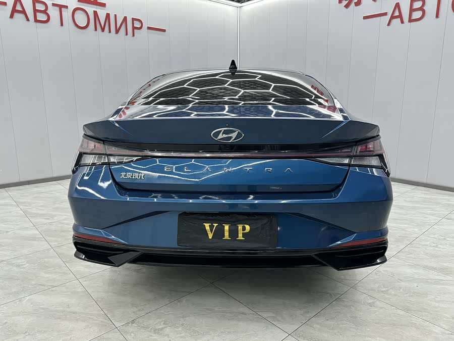 Hyundai Elantra 2023 immagine di auto #10