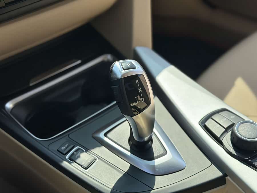 BMW 3 Series (Imported) 2012 immagine di auto #10