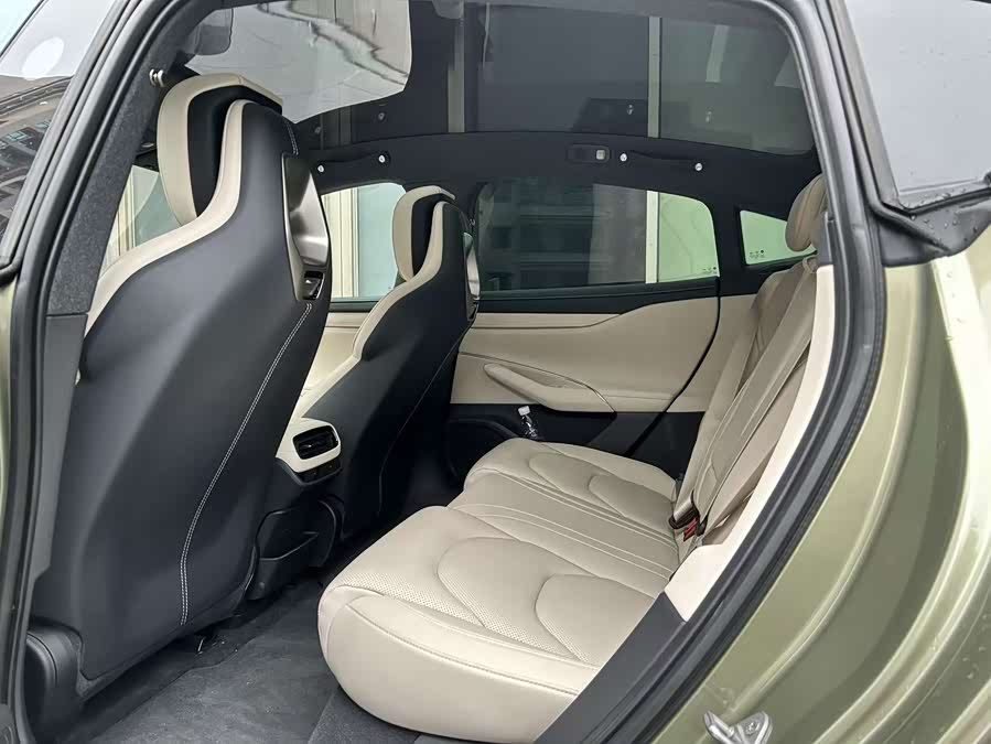 MI SU7 2025 car image #10