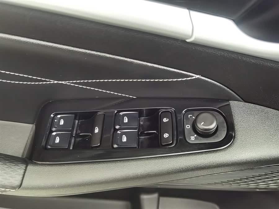 GEELY Emgrand 2025 car image #10