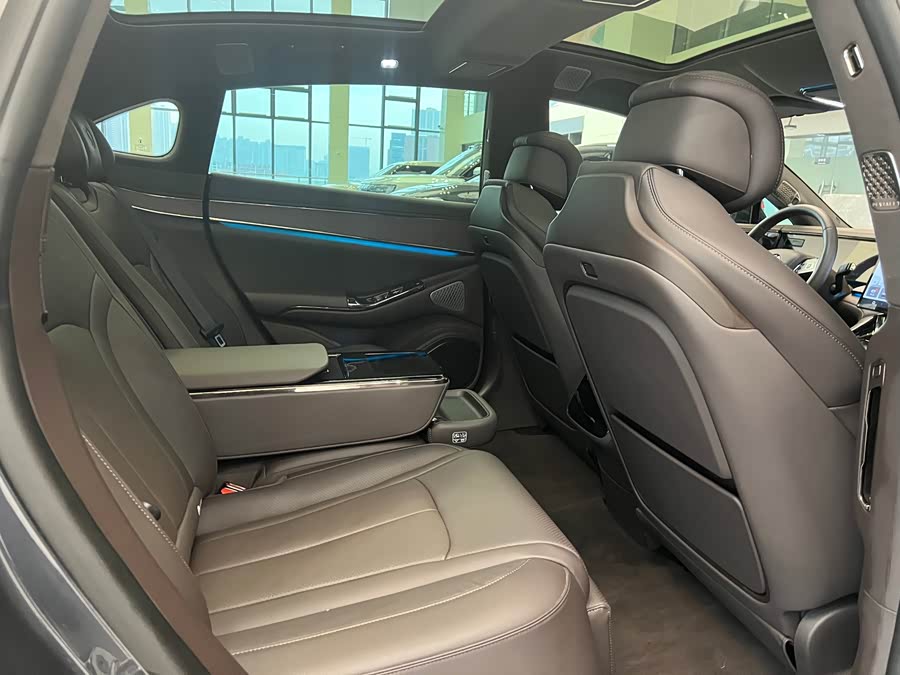 Denza Z9 2024 car image #10