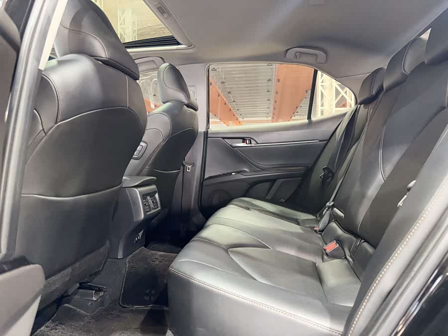 Toyota Camry 2018 immagine di auto #10