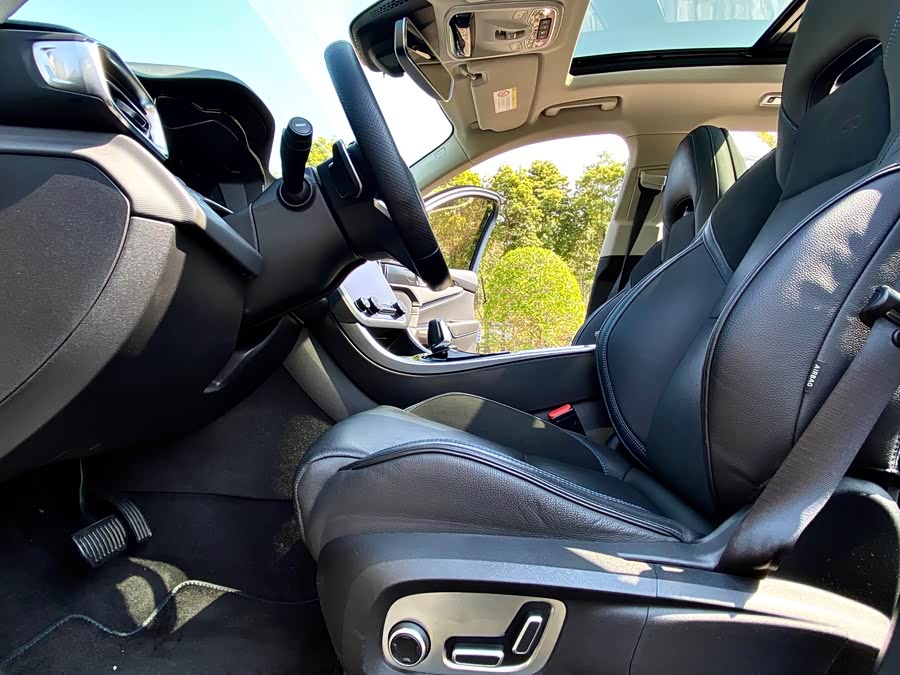 Lynk & Co 01 EM-P 2019 car image #10
