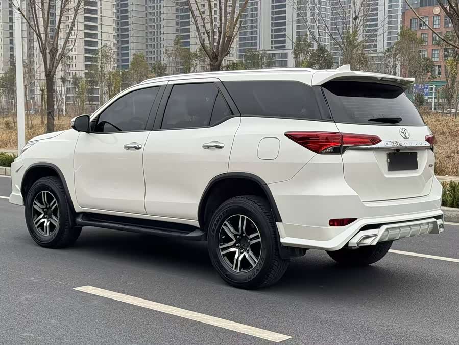Toyota Fortuner 2020 car image #10