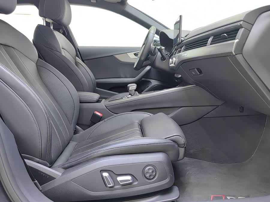 Audi A6L 2023 car image #10