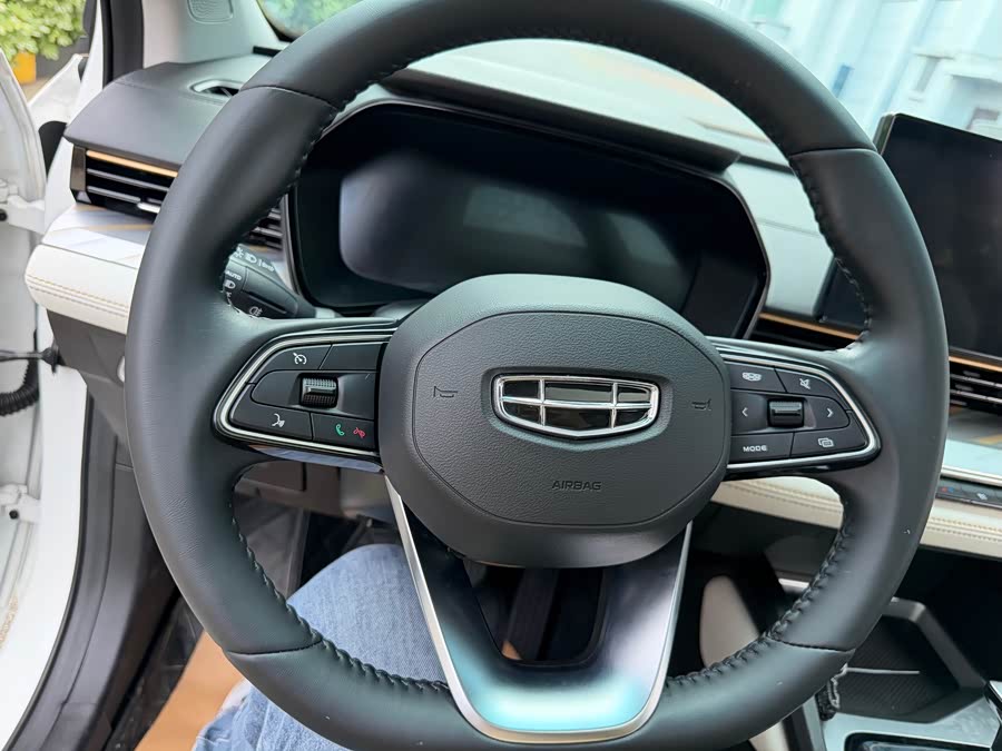 GEELY Emgrand L 2021 صورة سيارة #10