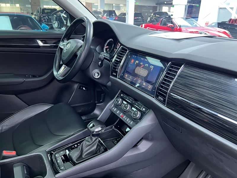 Skoda Kodiaq 2018 imagem de carro #10