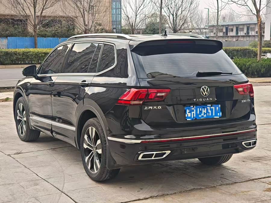 Volkswagen Tiguan L 2025 immagine di auto #10