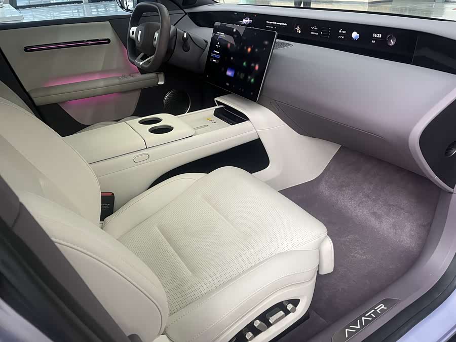 Avatr 06 2025 imagem de carro #10