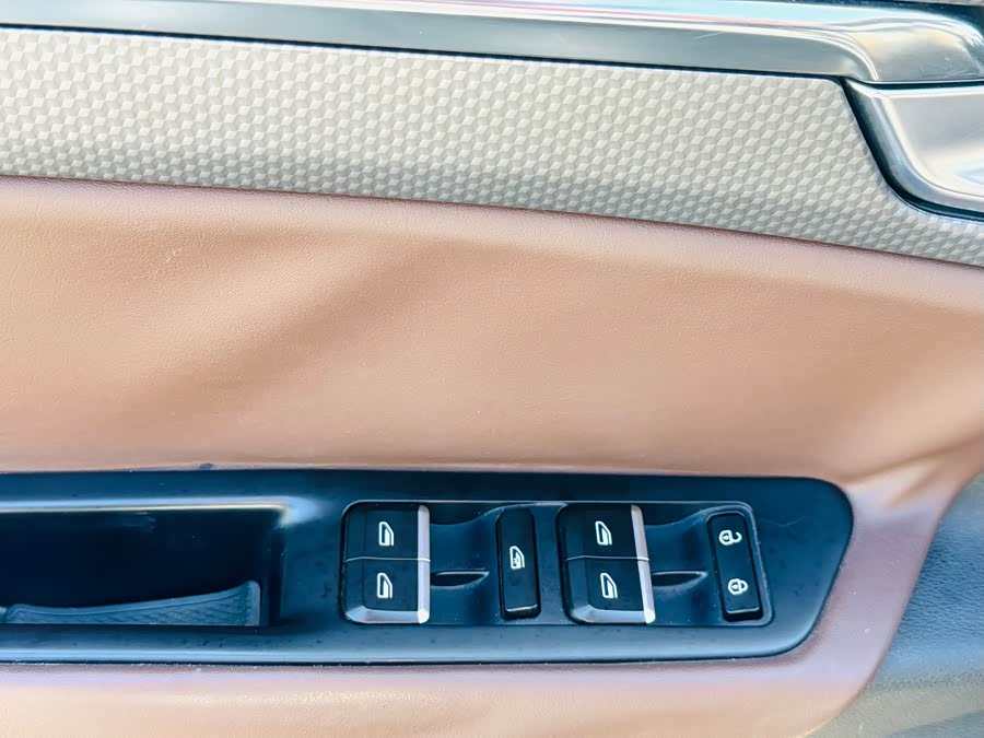GEELY Emgrand GS 2017 car image #10