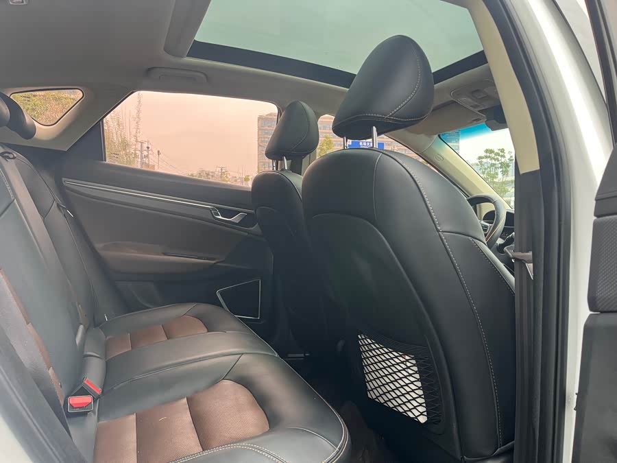 GEELY Emgrand GS 2017 car image #10