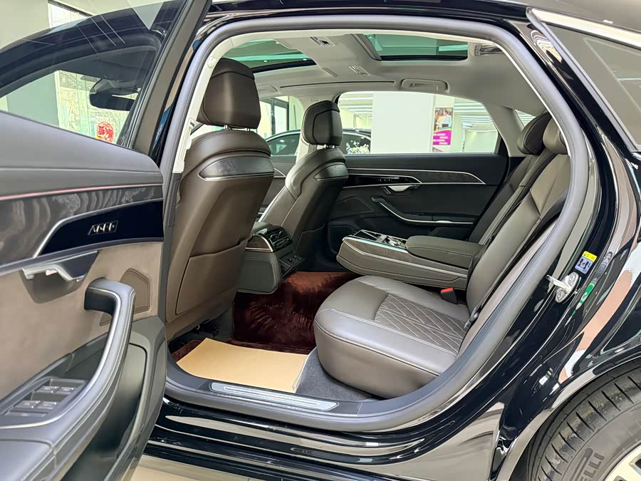 Audi A8 2024 imagen de coche #10